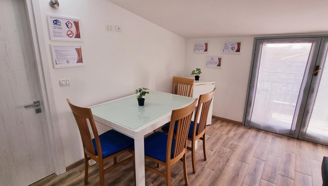 Guest Mandra 12 E 13 Apartment Reggio Emilia